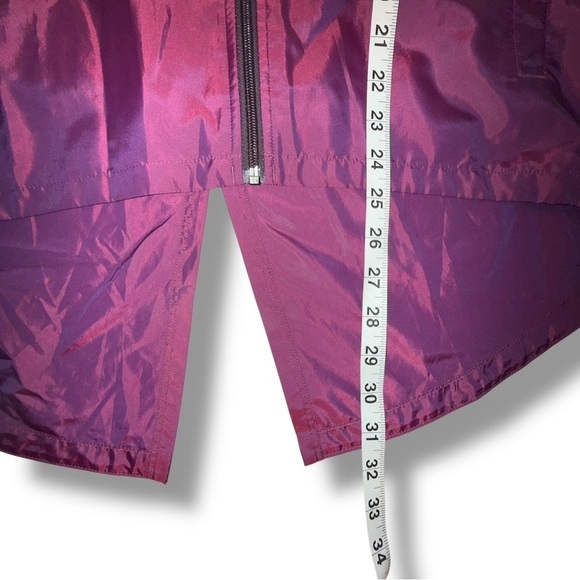 UNDER ARMOUR Women's Storm Iridescent Woven Graphic Warm-up Top - M Purple - Picture 12 of 16